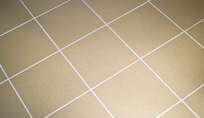 Clean and uniform restored grout line