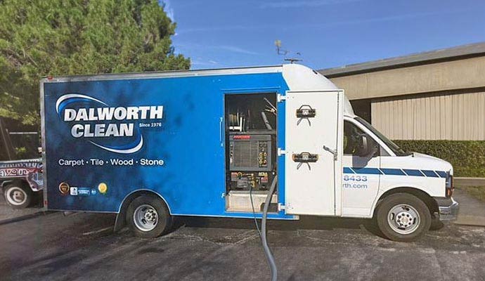 Truck-mounted carpet cleaning equipment